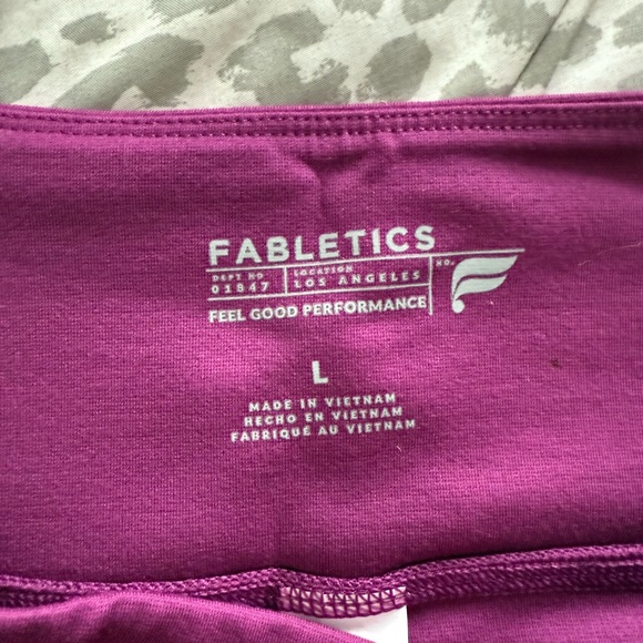 Fabletics Maroon Scrubs Set - Picture 5 of 9
